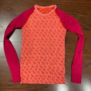 Oiselle Long Sleeve Running Top Size Small Pink Orange Thunder Bolt Hiking